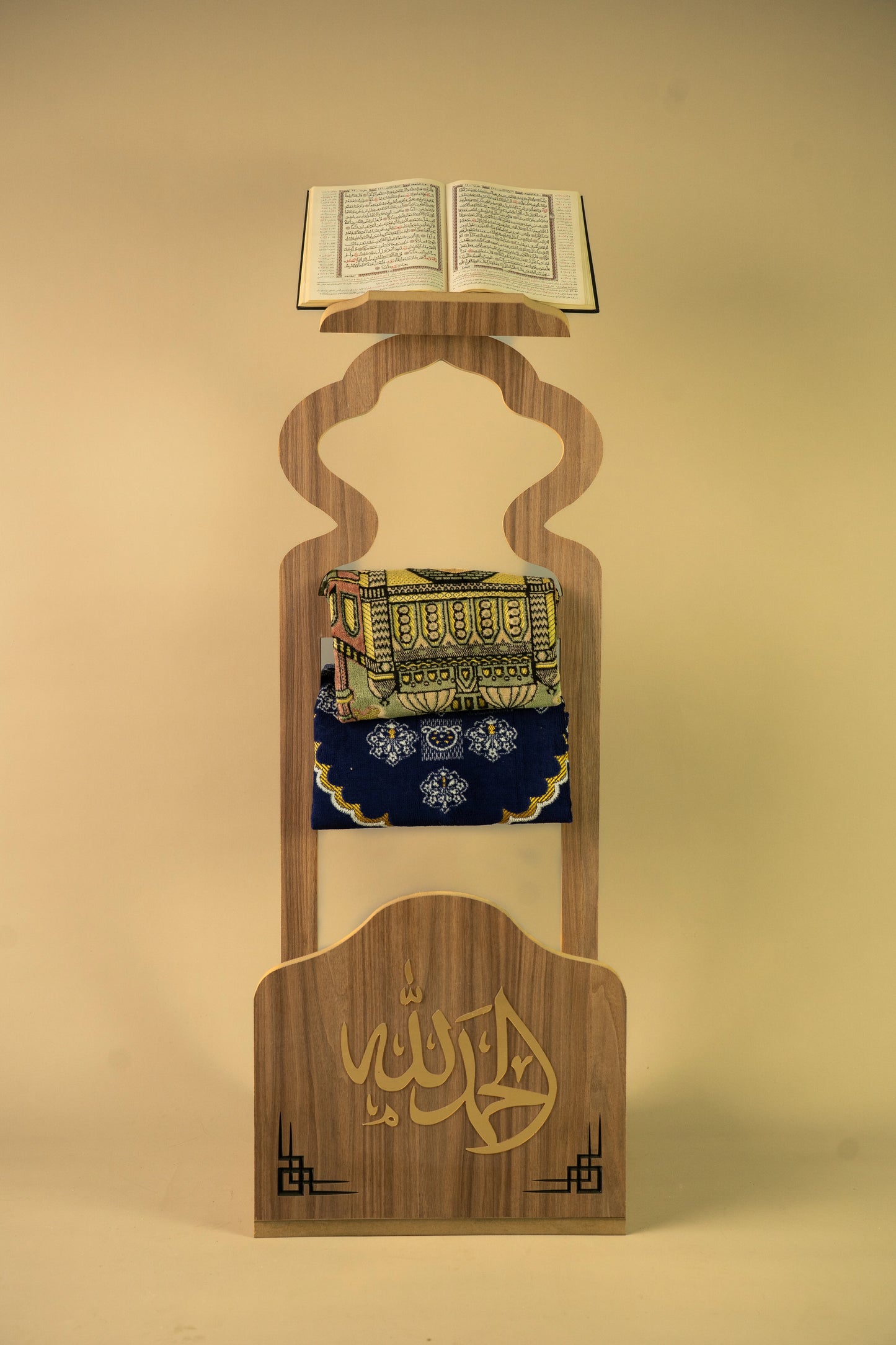 Meuble de prière en noyé